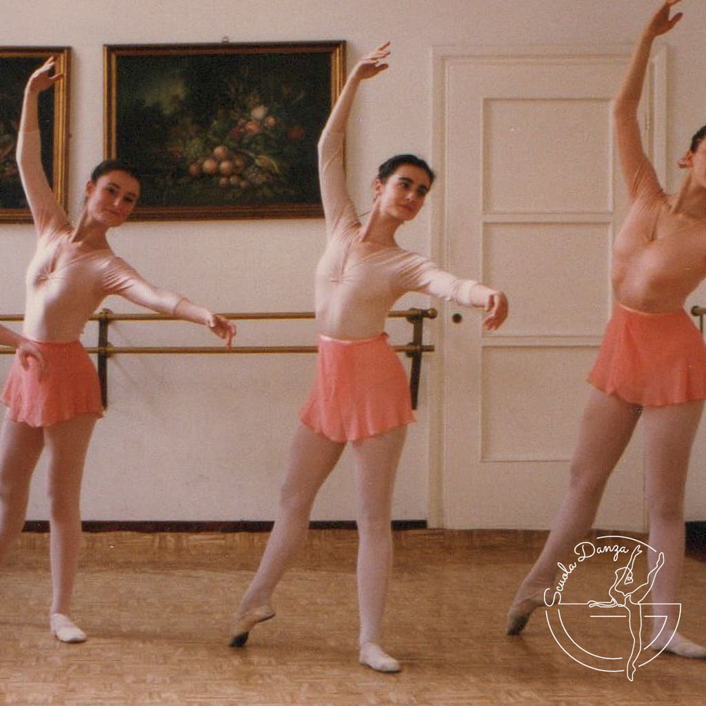 Martina Cipriani a lezione di danza Classica a Milano nel 1996